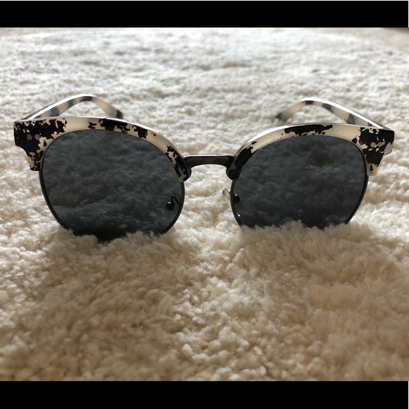Nordstrom Accessories - Sunglasses